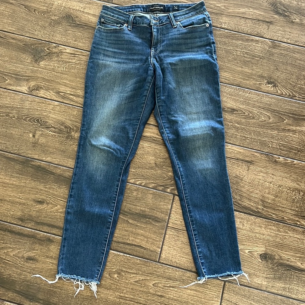 Women Lucky brand jeans. Size 6/28. Great condition